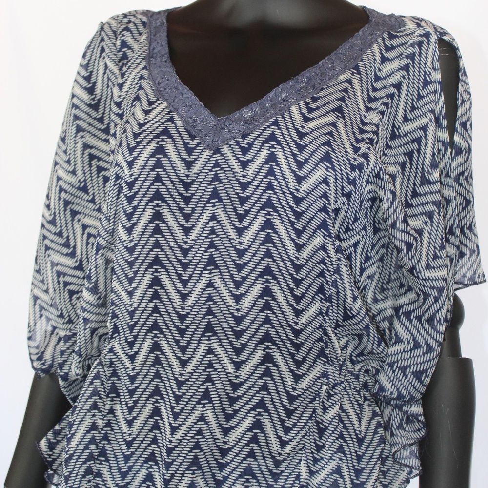Preloved Olsenboye Blue and White Print Flowing Top, M